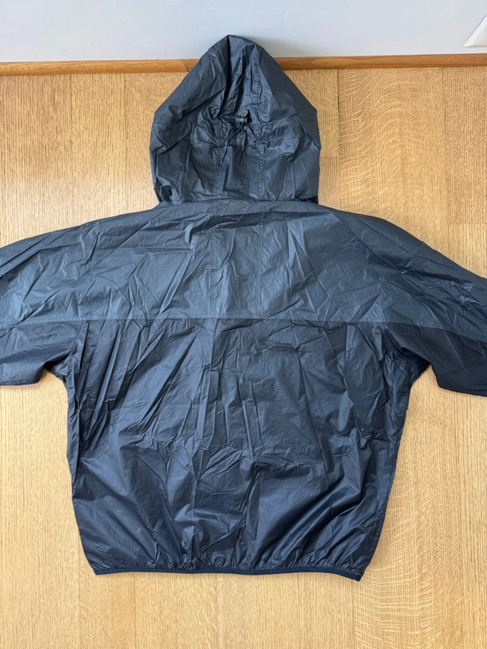 Nike ACG (All Conditions Gear) Lightweight Black Hooded Windbreaker Jacket - Picture 4 of 5